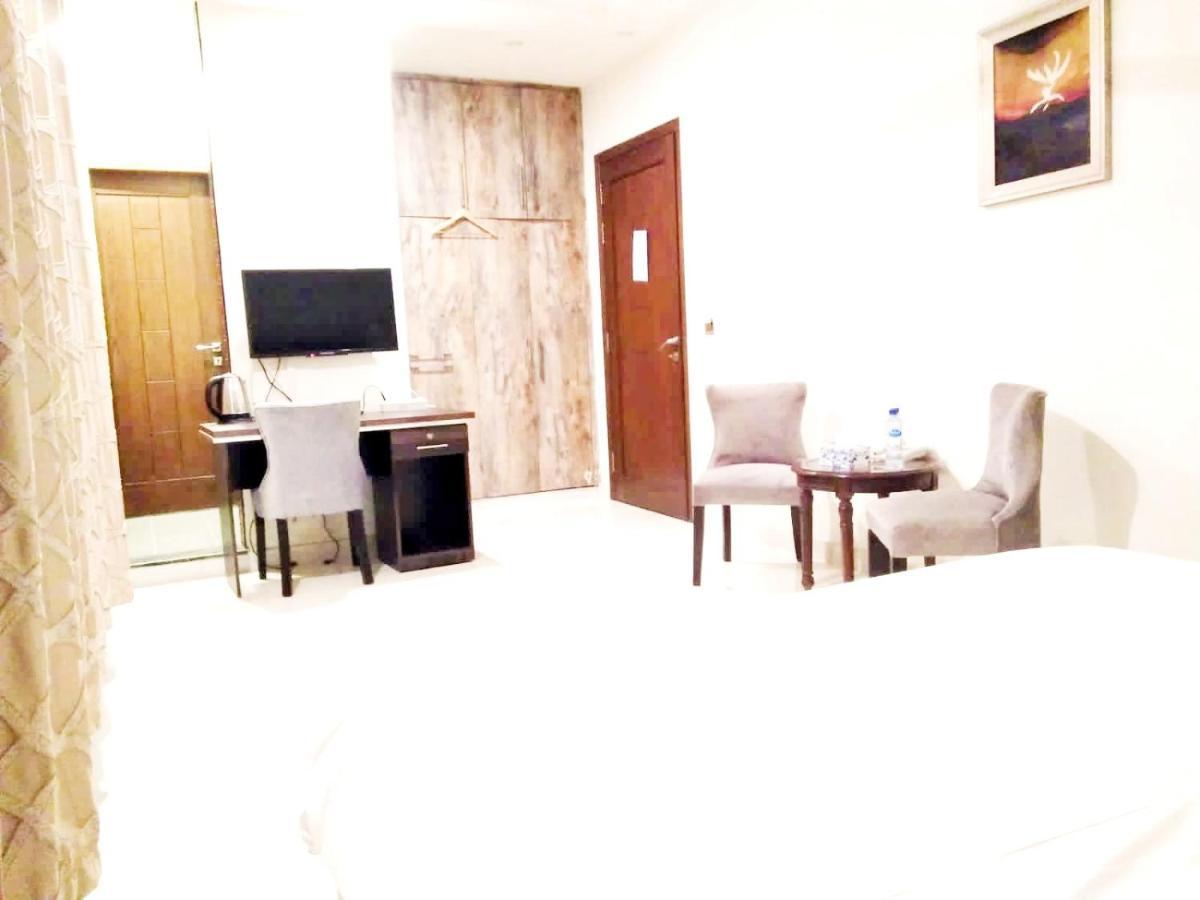 Jade Dragon Hotel Dha Лахор Екстериор снимка